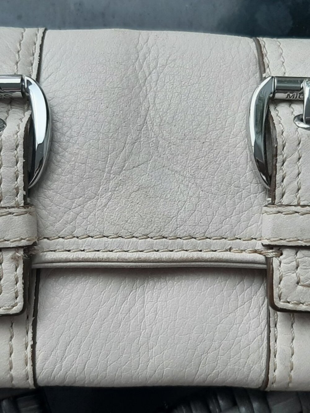 MICHAEL KORS CREAM-COLORED LEATHER WALLET